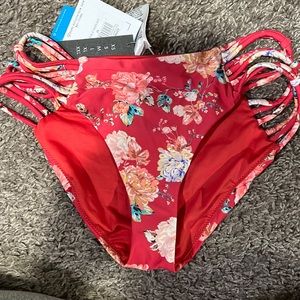 Size medium ONeill Boulders Bottom in Stella. Never worn, bought 6/15/22